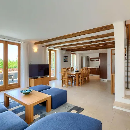 Villa Morgan By Interhome