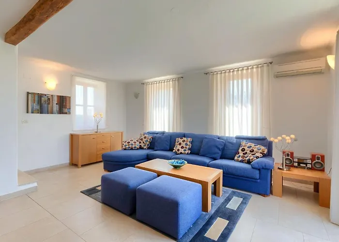 Morgan By Interhome Donje Baredine