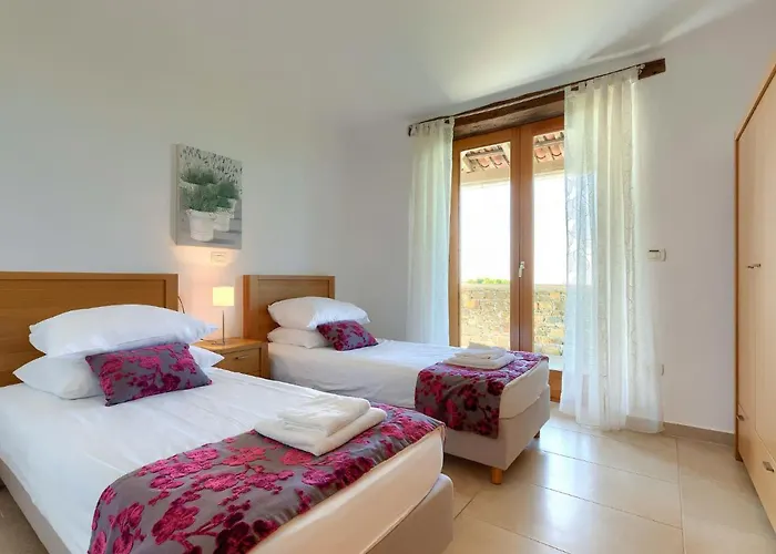 Villa Morgan By Interhome Donje Baredine