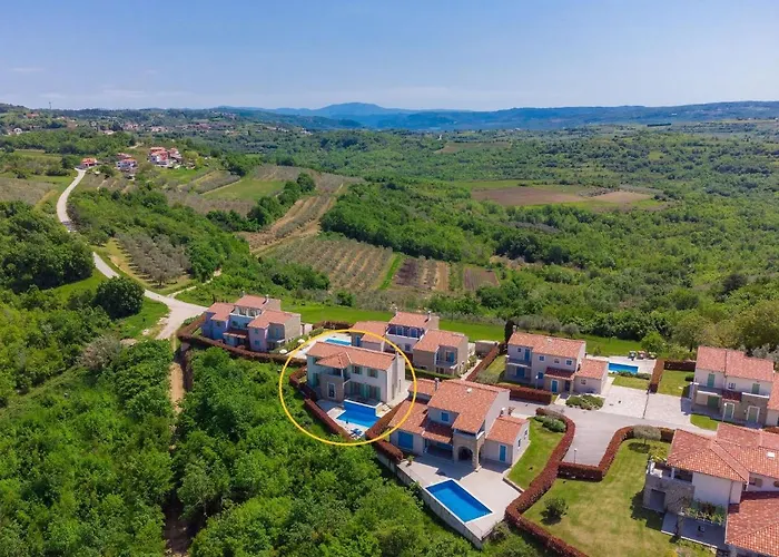 Morgan By Interhome Donje Baredine